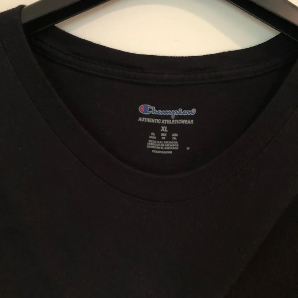 Champion Logo T Shirt Size Extra Large Black XL Champion T-shirt - Picture 6 of 6